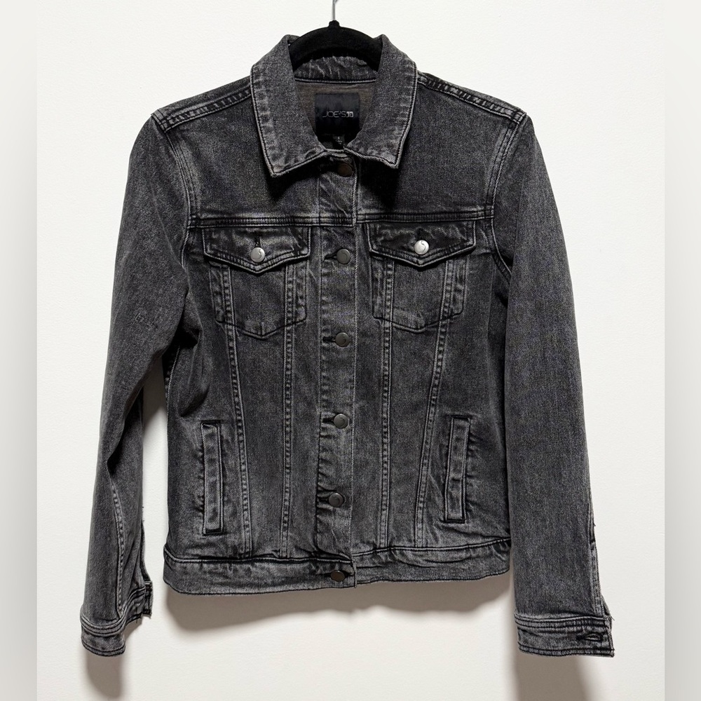 Joe’s Jacket - Picture 2 of 3